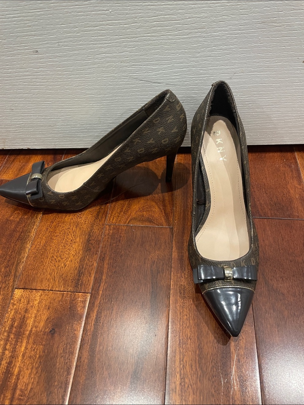 DKNY Brown Patterned Pointed-Toe Pump with Black Bow